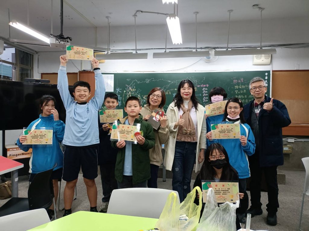 1150102學習扶助期末獎勵代表照片