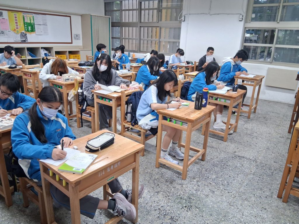 11402晨讀代表照片