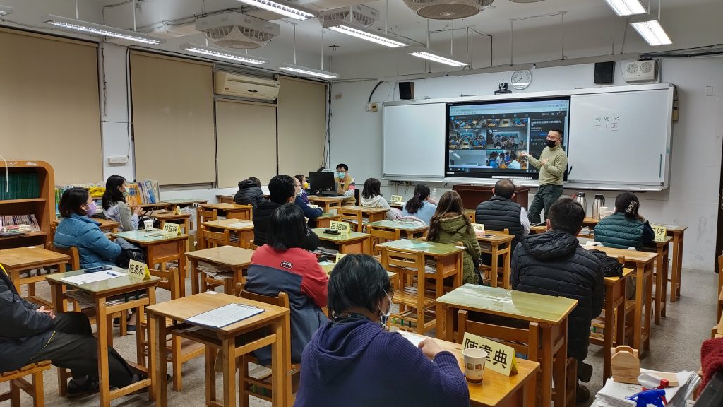 110學年度第1學期1月12日七年級資優班家長座談會代表照片