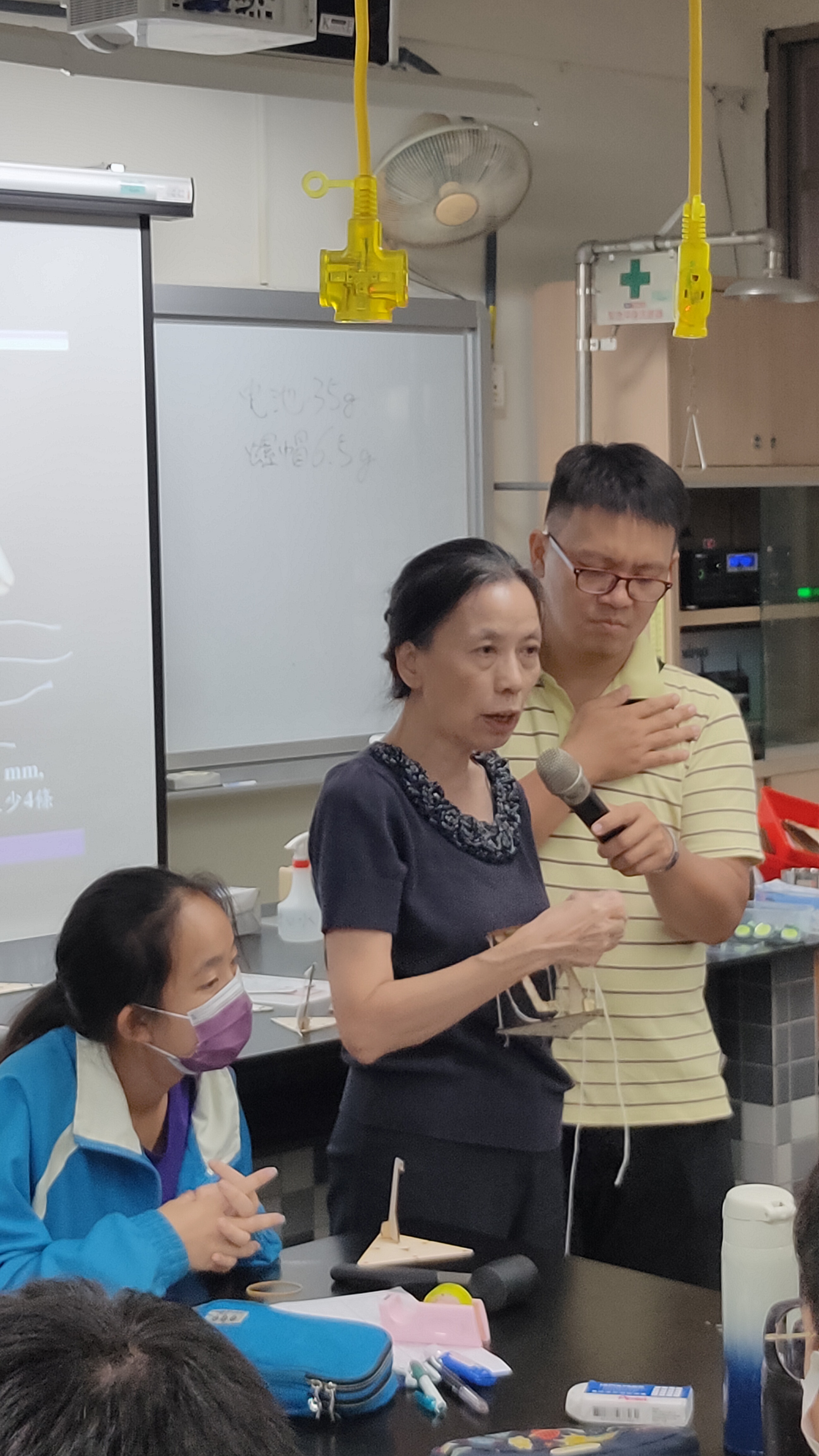 創造力營隊-顛覆想像,你不知道的科學世界!-清華大學戴明鳳教授科普團隊